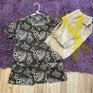 Animal print scrub too, size S. Light silky material. The pants are sold.